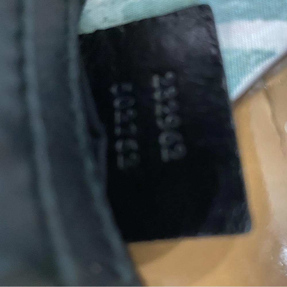 Gucci Hobo bag with dust bag and authenticity card bought in holt renfrew - Picture 7 of 10